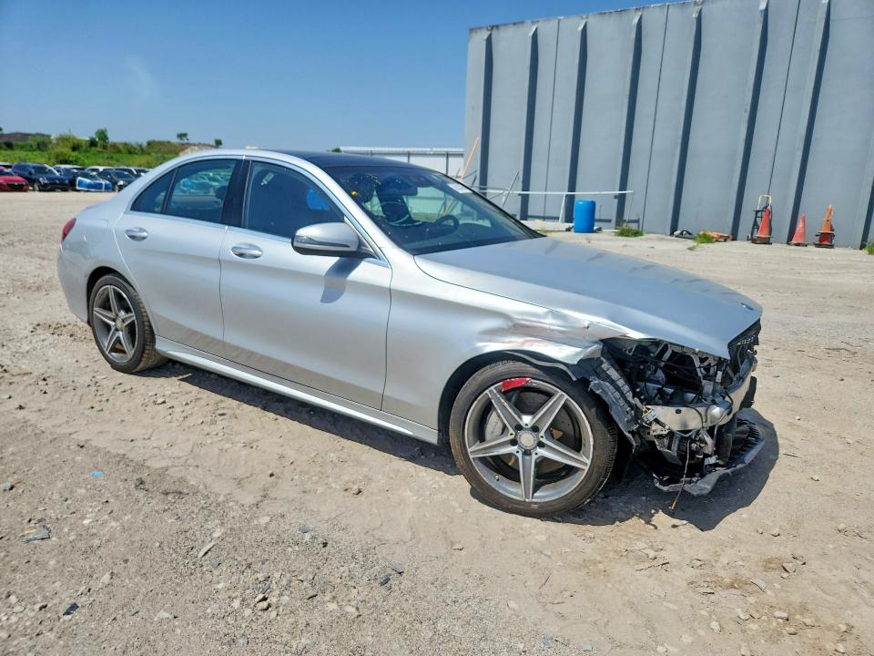56520396 :رقم المزاد ، 55SWF4KB0GU125637 vin ، 2016 Mercedes-benz C مزاد بيع