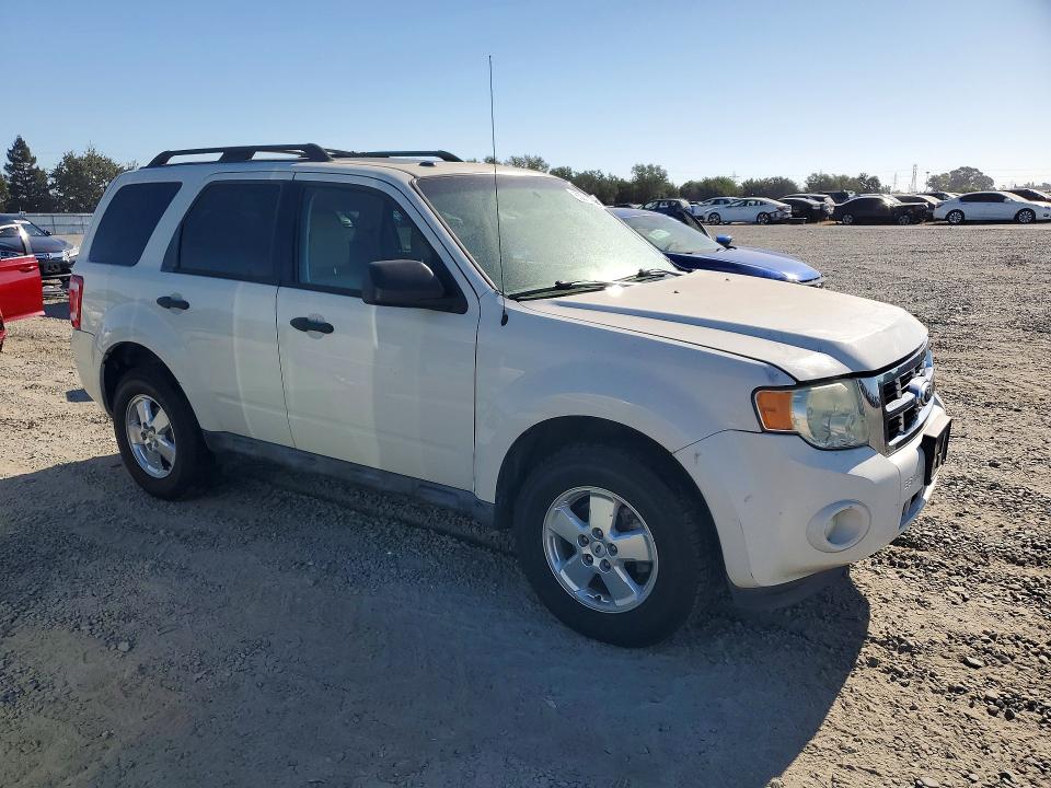 63011696 :رقم المزاد ، 1FMCU0D79BKA14779 vin ، 2011 Ford Escape مزاد بيع