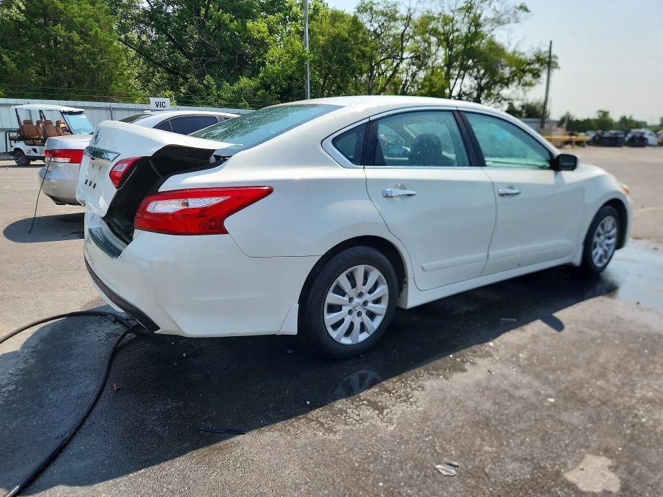Продажа на аукционе авто 2017 Nissan Altima, vin: 1N4AL3AP1HC132659, номер лота: 64195126