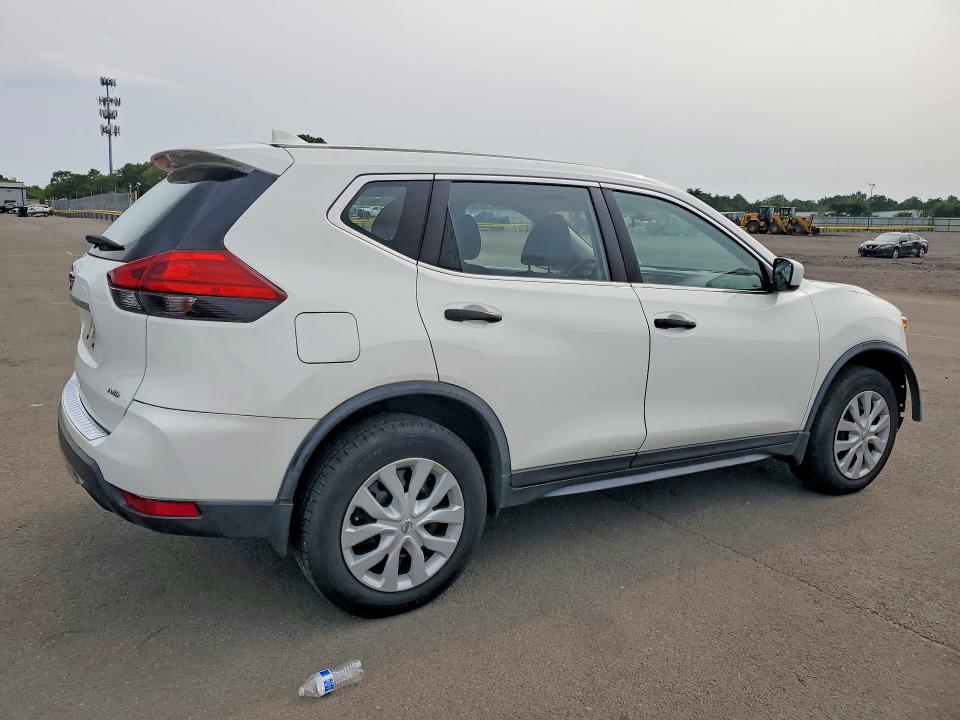 Auction sale of the 2017 Nissan Rogue, vin: JN8AT2MV2HW014816, lot number: 64703156