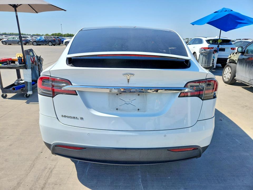 2016 Tesla Model X მანქანა იყიდება აუქციონზე, vin: 5YJXCAE22GF017044, აუქციონის ნომერი: 66267076