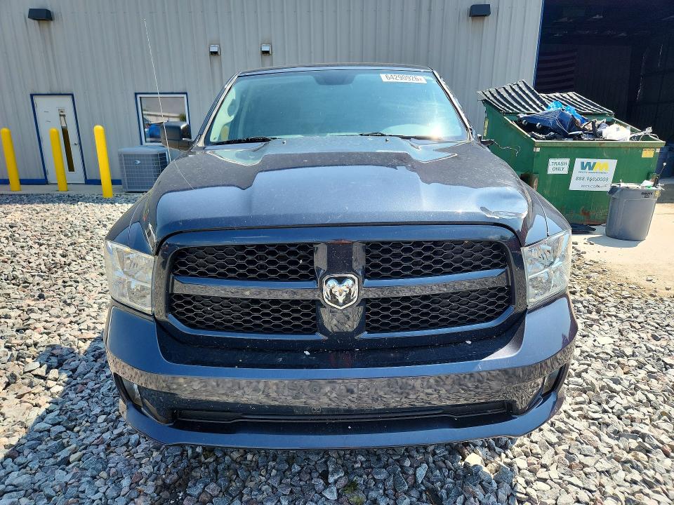 64290926 :رقم المزاد ، 1C6RR7FT0JS343055 vin ، 2018 Ram 1500 مزاد بيع