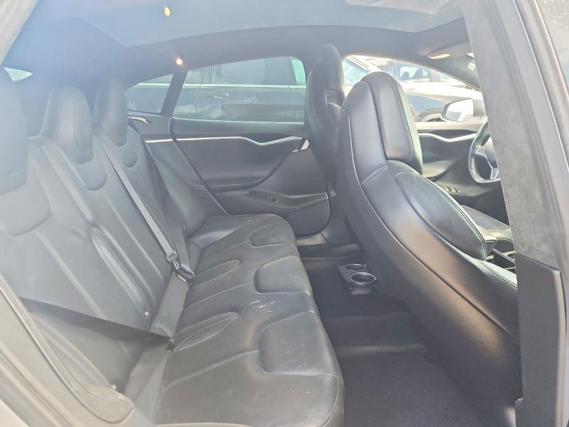 64585186 :رقم المزاد ، 5YJSA1E15HF206781 vin ، 2017 Tesla Model S مزاد بيع