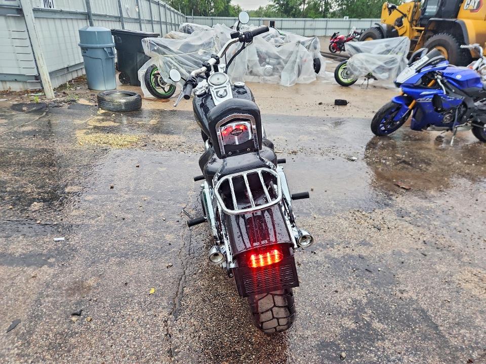 2010 Harley-davidson Fxdf მანქანა იყიდება აუქციონზე, vin: 1HD1GY415AC314985, აუქციონის ნომერი: 64370016