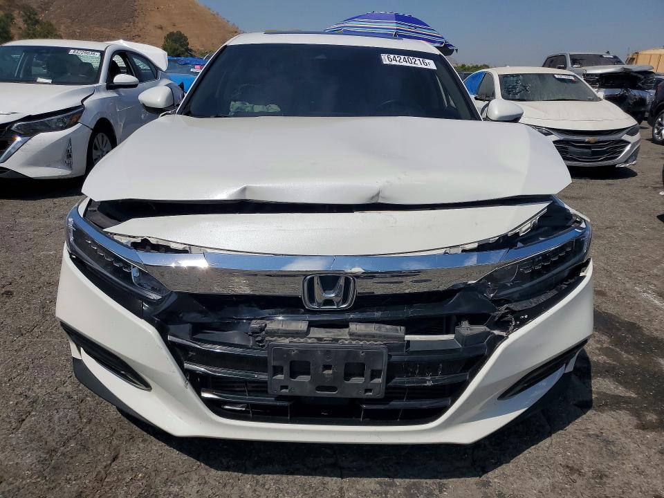 Продажа на аукционе авто 2018 Honda Accord, vin: 1HGCV2F56JA013619, номер лота: 64240216