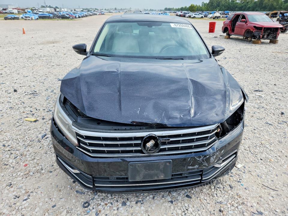67268406 :رقم المزاد ، 1VWBA7A34JC009434 vin ، 2018 Volkswagen Passat مزاد بيع