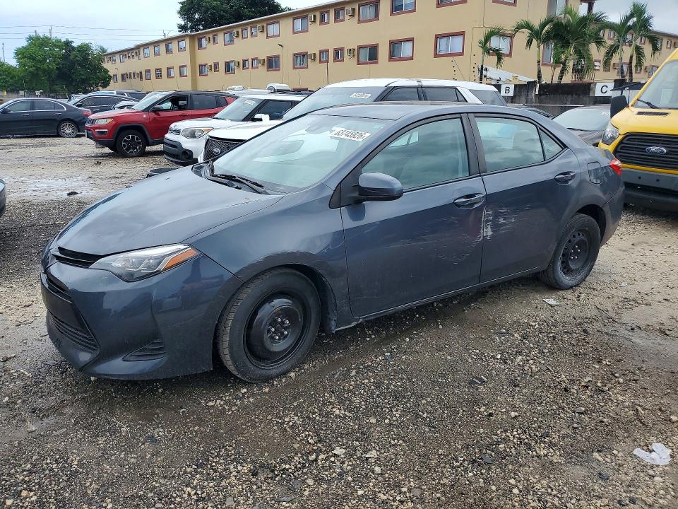 2018 Toyota Corolla მანქანა იყიდება აუქციონზე, vin: 5YFBURHE3JP852884, აუქციონის ნომერი: 63745926