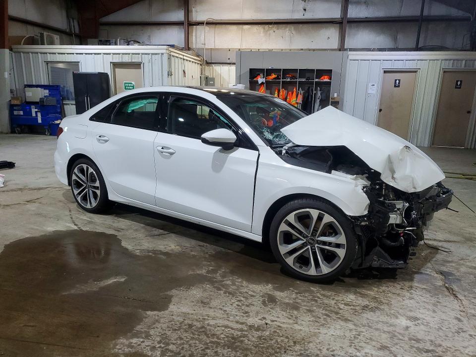 Продажа на аукционе авто 2025 Audi A3, vin: WAUGUDGY9SA130634, номер лота: 63898046