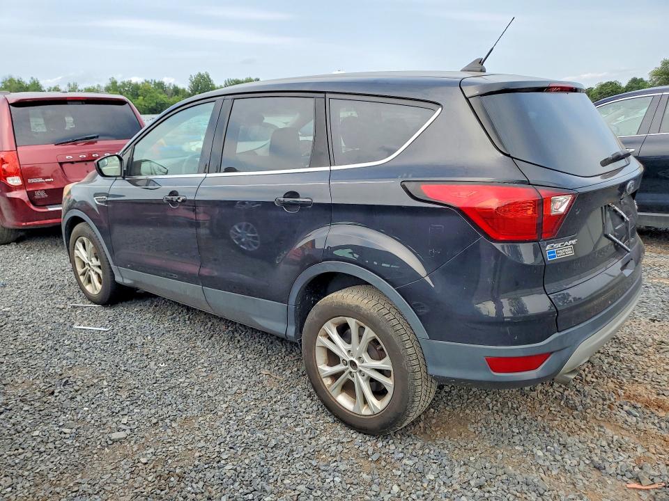 64790856 :رقم المزاد ، 1FMCU0GD5KUA10315 vin ، 2019 Ford Escape مزاد بيع
