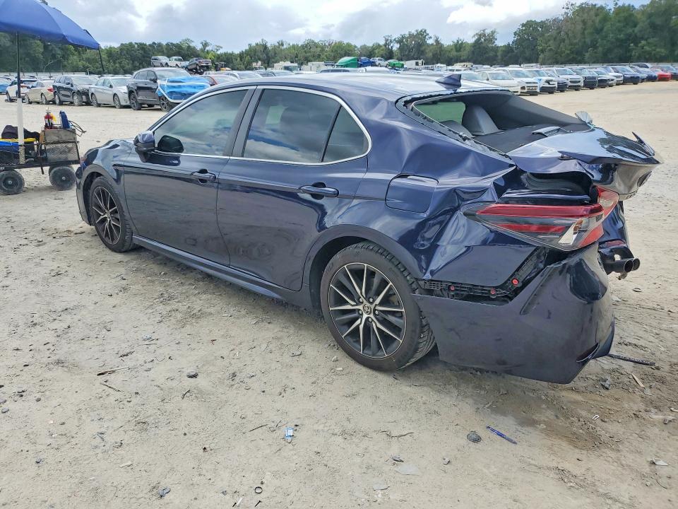 Продаж на аукціоні авто 2021 Toyota Camry, vin: 4T1G11AK4MU569753, номер лоту: 64126466