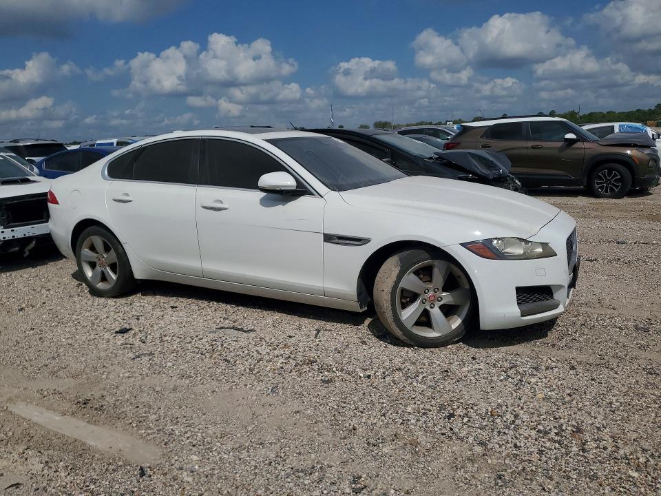 Продаж на аукціоні авто 2018 Jaguar Xf, vin: SAJBR4FX7JCY70596, номер лоту: 64149176