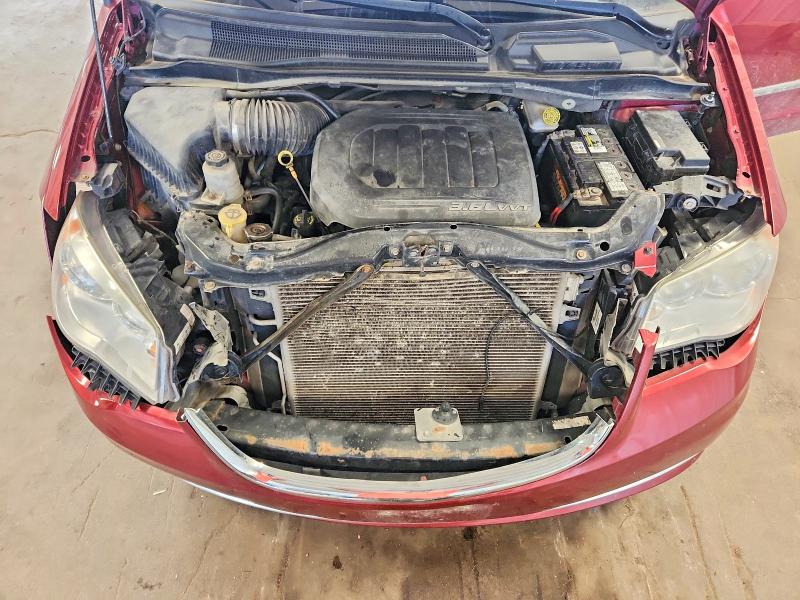 64592266 :رقم المزاد ، 2C4RC1BGXDR583137 vin ، 2013 Chrysler Town & Country مزاد بيع