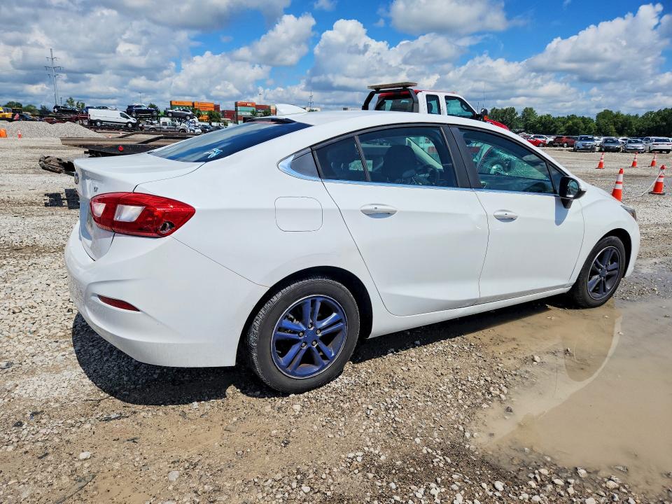 65855226 :رقم المزاد ، 1G1BE5SM1H7154364 vin ، 2017 Chevrolet Cruze مزاد بيع