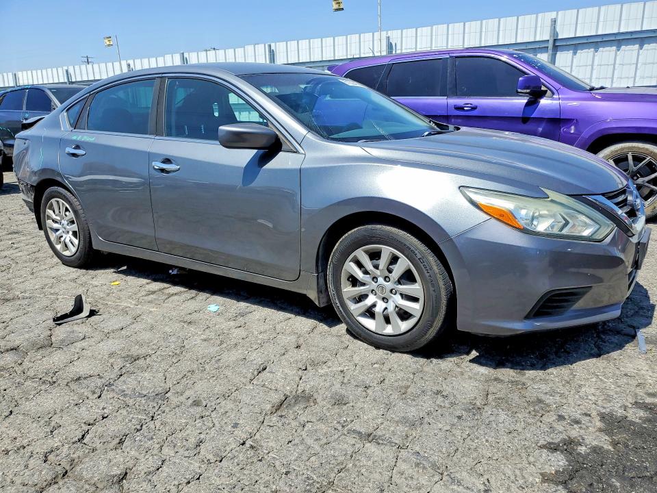 Продаж на аукціоні авто 2018 Nissan Altima, vin: 1N4AL3AP9JC473605, номер лоту: 67039466