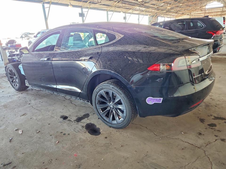 64138406 :رقم المزاد ، 5YJSA1E20JF292273 vin ، 2018 Tesla Model S مزاد بيع