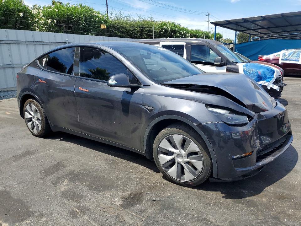 65326776 :رقم المزاد ، 7SAYGDEE2RF032475 vin ، 2024 Tesla Model Y مزاد بيع