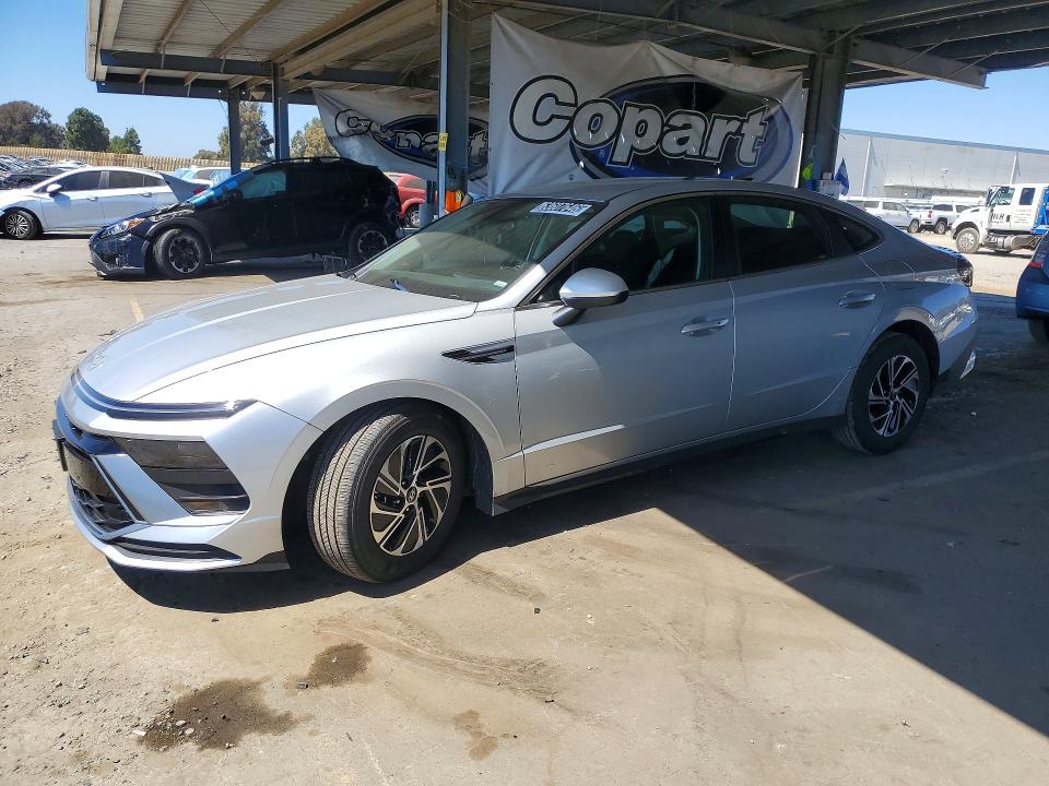 2026 Hyundai Sonata Hybrid მანქანა იყიდება აუქციონზე, vin: KMHL24JJXTA146664, აუქციონის ნომერი: 63607646
