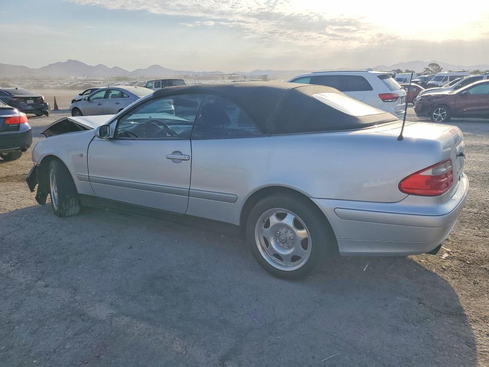 64215196 :رقم المزاد ، WDBLK65G9XT017497 vin ، 1999 Mercedes-benz Clk مزاد بيع