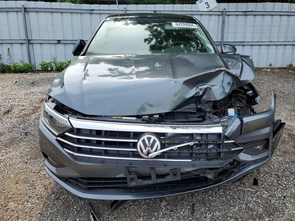 64209066 :رقم المزاد ، 3VWG57BU7MM071706 vin ، 2021 Volkswagen Jetta مزاد بيع