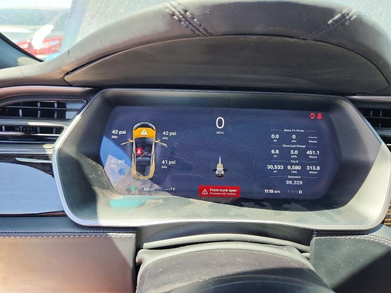 64138406 :رقم المزاد ، 5YJSA1E20JF292273 vin ، 2018 Tesla Model S مزاد بيع