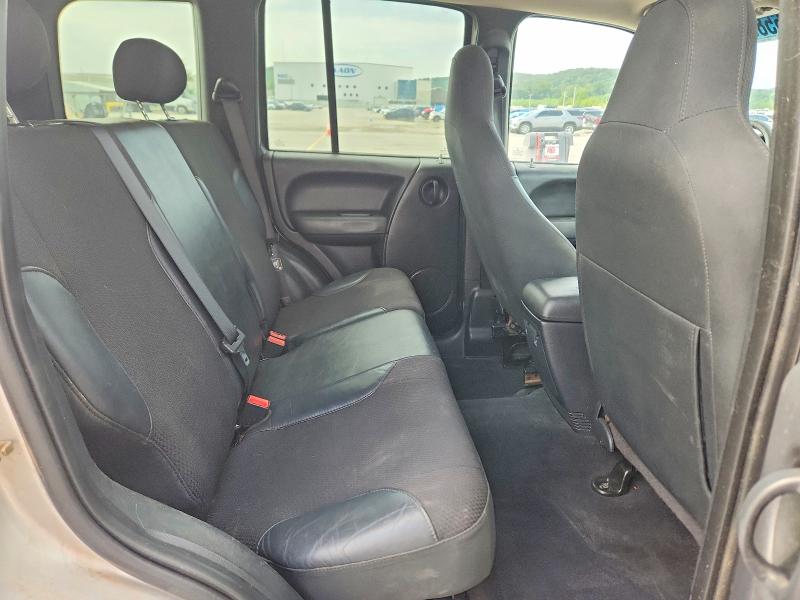 2004 Jeep Liberty მანქანა იყიდება აუქციონზე, vin: 1J4GL38K04W190540, აუქციონის ნომერი: 65897226