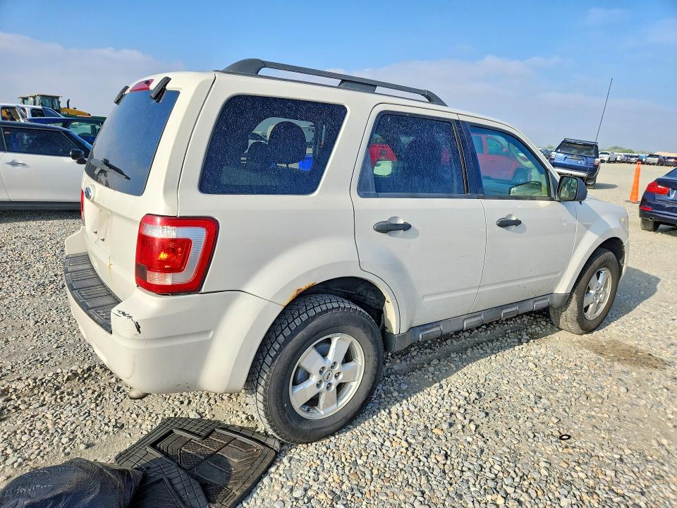 65195846 :رقم المزاد ، 1FMCU0D70AKA86646 vin ، 2010 Ford Escape مزاد بيع