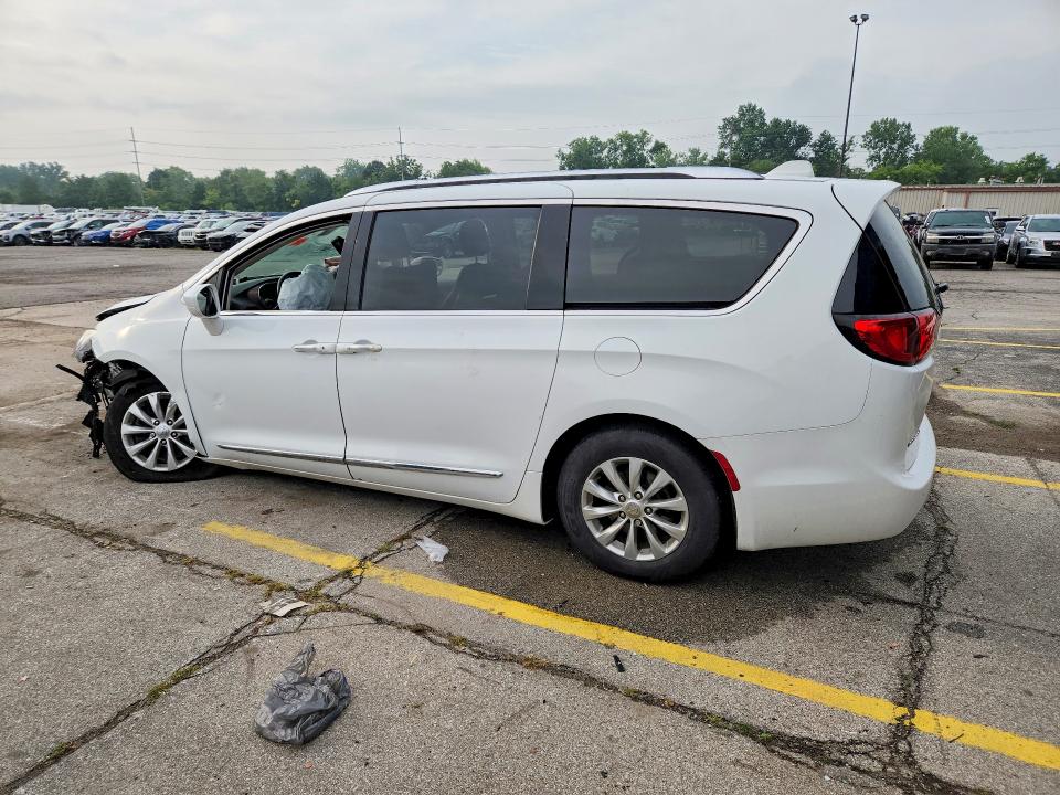 2018 Chrysler Pacifica მანქანა იყიდება აუქციონზე, vin: 2C4RC1EG0JR317391, აუქციონის ნომერი: 63657336