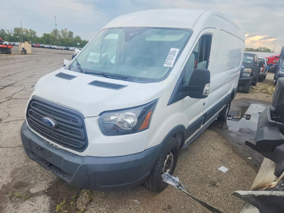67101306 :رقم المزاد ، 1FTYR2CMXHKA74206 vin ، 2017 Ford Transit مزاد بيع