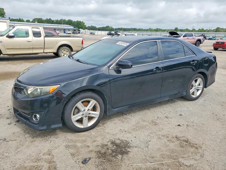 62920976 :رقم المزاد ، 4T1BF1FK6DU710732 vin ، 2013 Toyota Camry مزاد بيع