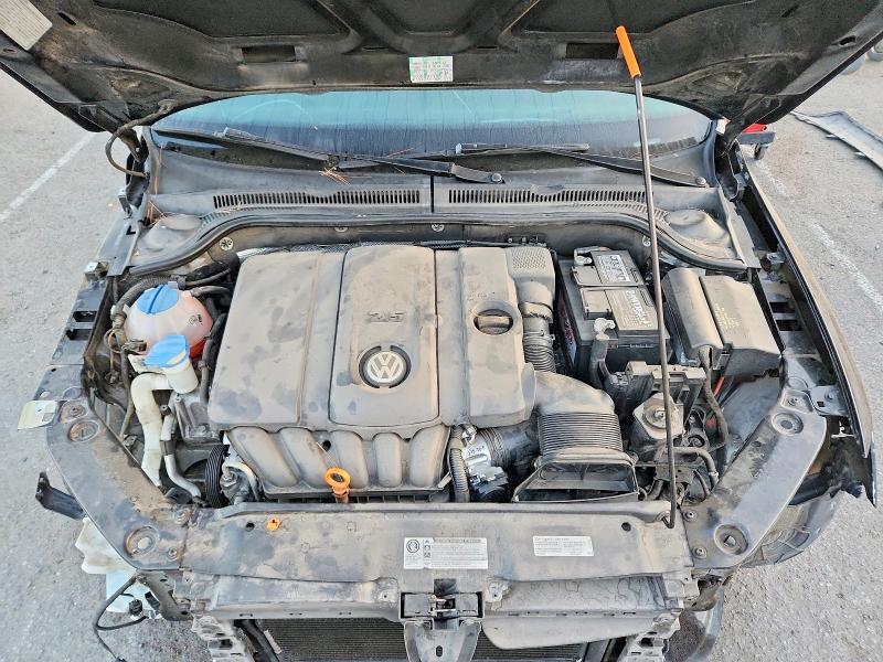63907726 :رقم المزاد ، 3VWDP7AJ2DM239028 vin ، 2013 Volkswagen Jetta مزاد بيع