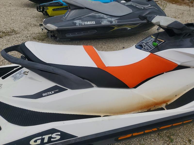 Aukcja sprzedaży 2017 Sea-doo Jet Ski, vin: YDV35540K617, numer aukcji: 64001136