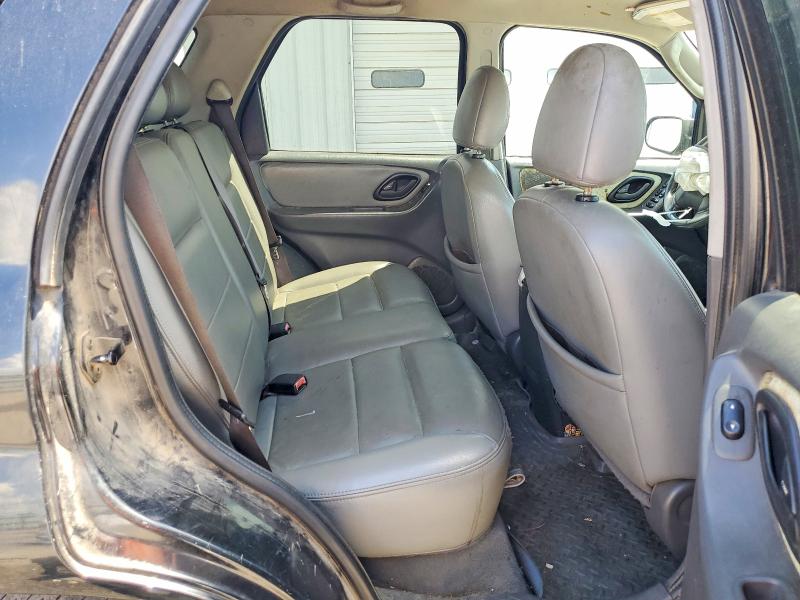 64400826 :رقم المزاد ، 1FMYU03115KA36007 vin ، 2005 Ford Escape مزاد بيع