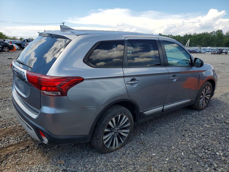 2020 Mitsubishi Outlander მანქანა იყიდება აუქციონზე, vin: JA4AD2A35LZ004570, აუქციონის ნომერი: 64332776
