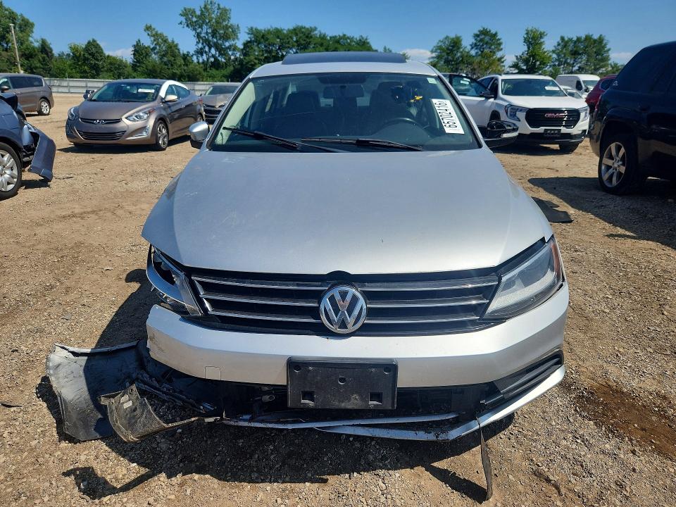 65702416 :رقم المزاد ، 3VWD07AJ6FM257989 vin ، 2015 Volkswagen Jetta مزاد بيع