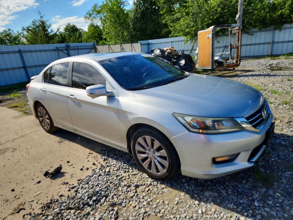 2015 Honda Accord მანქანა იყიდება აუქციონზე, vin: 1HGCR2F83FA174144, აუქციონის ნომერი: 64555336