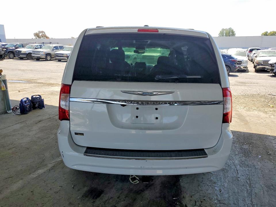 64999426 :رقم المزاد ، 2C4RC1BG1GR220987 vin ، 2016 Chrysler Town & Country مزاد بيع