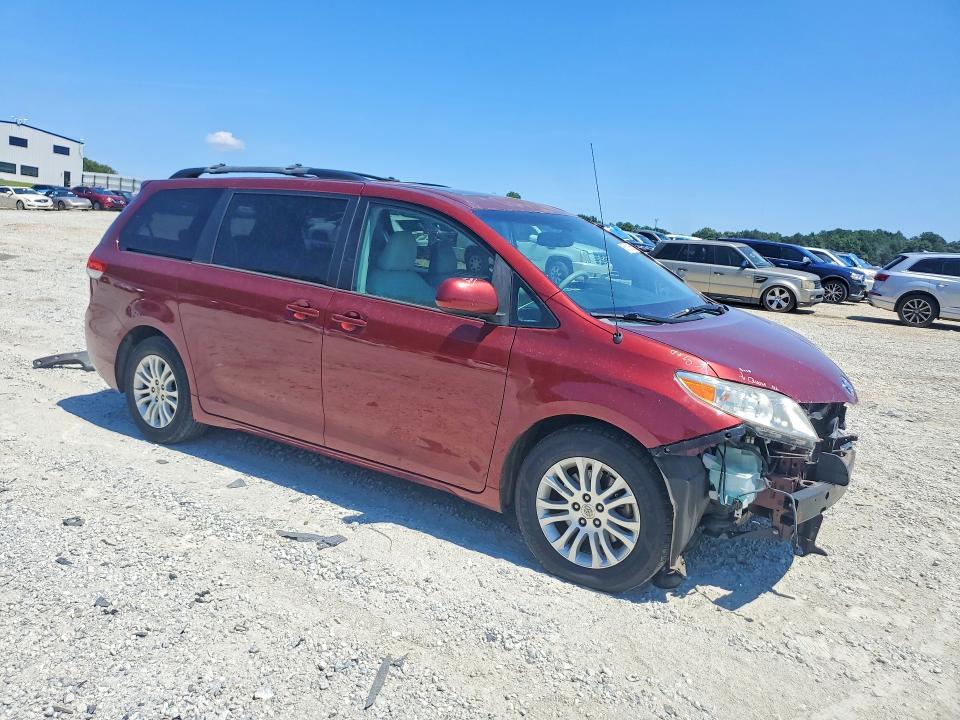 65131656 :رقم المزاد ، 5TDYK3DC2ES505786 vin ، 2014 Toyota Sienna مزاد بيع