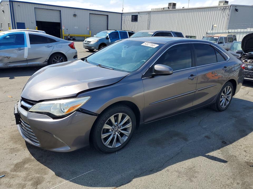 2017 Toyota Camry მანქანა იყიდება აუქციონზე, vin: 4T1BF1FK2HU621178, აუქციონის ნომერი: 64527066