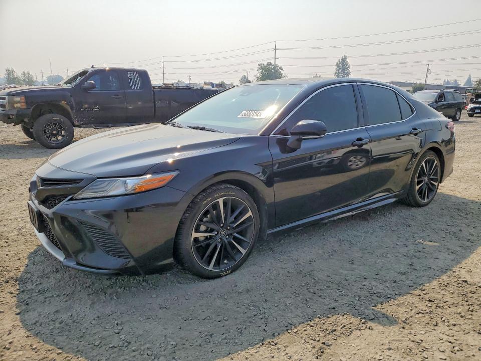 63622936 :رقم المزاد ، 4T1B61HK2KU293796 vin ، 2019 Toyota Camry مزاد بيع