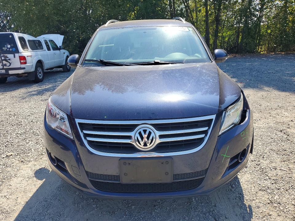 2011 Volkswagen Tiguan მანქანა იყიდება აუქციონზე, vin: WVGBV7AX6BW517782, აუქციონის ნომერი: 64939416
