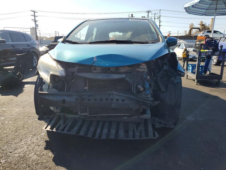 2015 Nissan Versa Note მანქანა იყიდება აუქციონზე, vin: 3N1CE2CP1FL392097, აუქციონის ნომერი: 64439256
