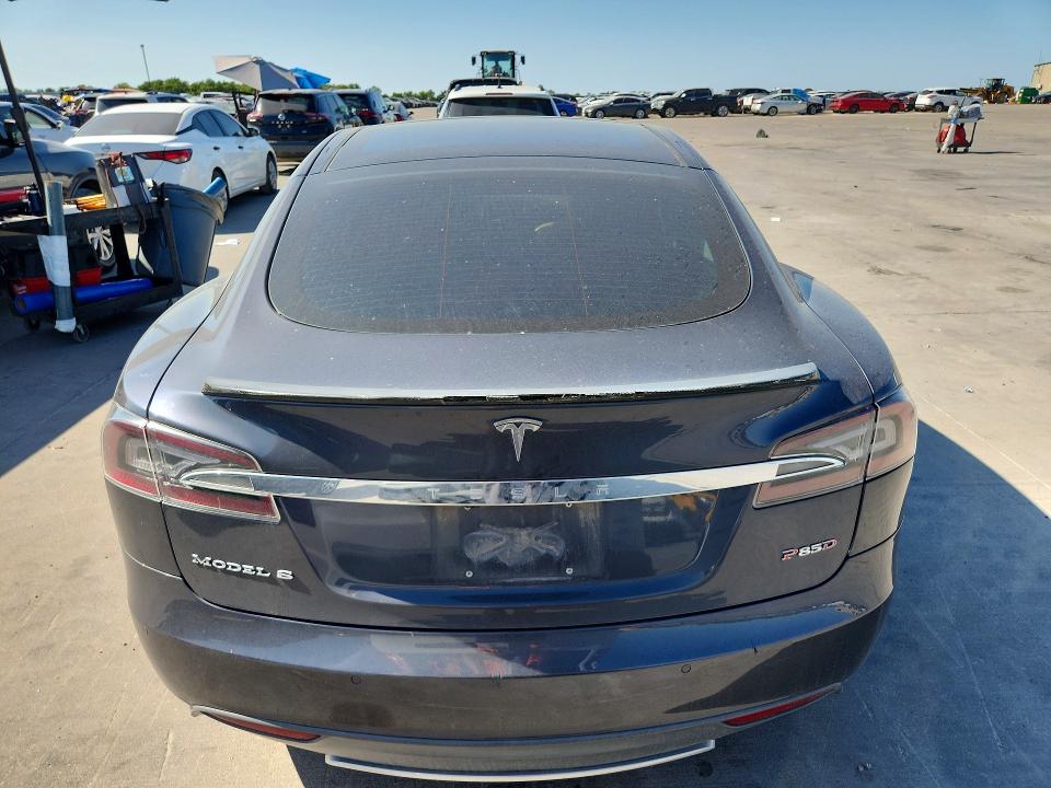 65445826 :رقم المزاد ، 5YJSA1H21FFP76259 vin ، 2015 Tesla Model S مزاد بيع
