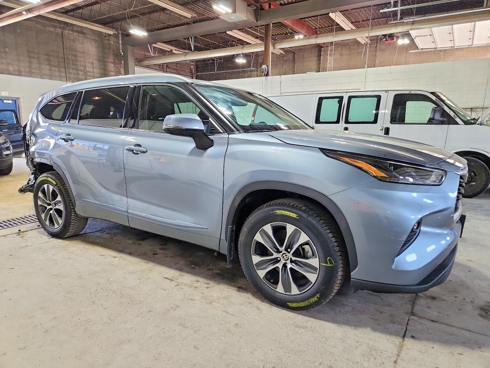 Aukcja sprzedaży 2022 Toyota Highlander, vin: 5TDGZRBH3NS244824, numer aukcji: 64244056