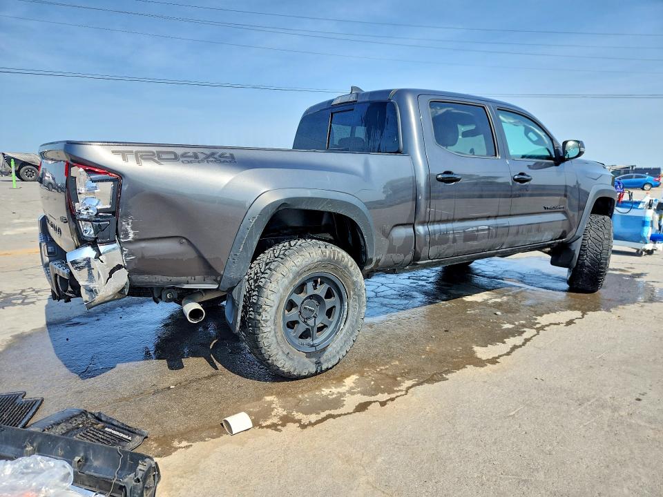 64772896 :رقم المزاد ، 3TMDZ5BN5JM049710 vin ، 2018 Toyota Tacoma مزاد بيع