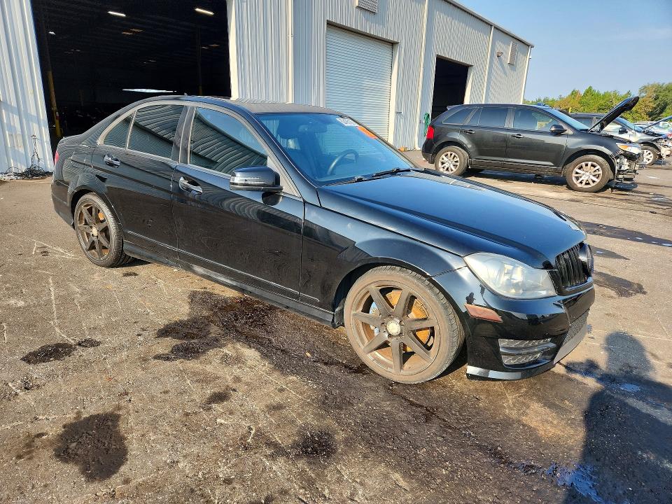 2013 Mercedes-benz C მანქანა იყიდება აუქციონზე, vin: WDDGF5HB5DA854326, აუქციონის ნომერი: 62465136