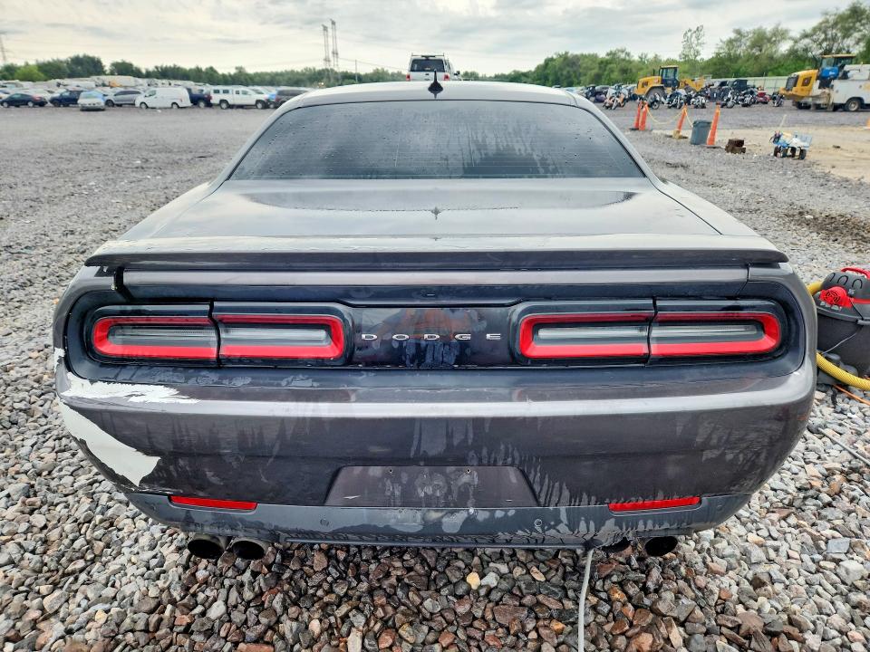 64580066 :رقم المزاد ، 2C3CDZAT7FH712402 vin ، 2015 Dodge Challenger مزاد بيع