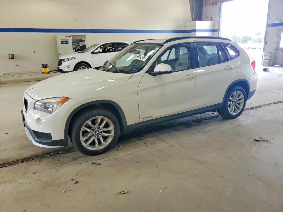 65695046 :رقم المزاد ، WBAVL1C54FVY40446 vin ، 2015 Bmw X1 مزاد بيع