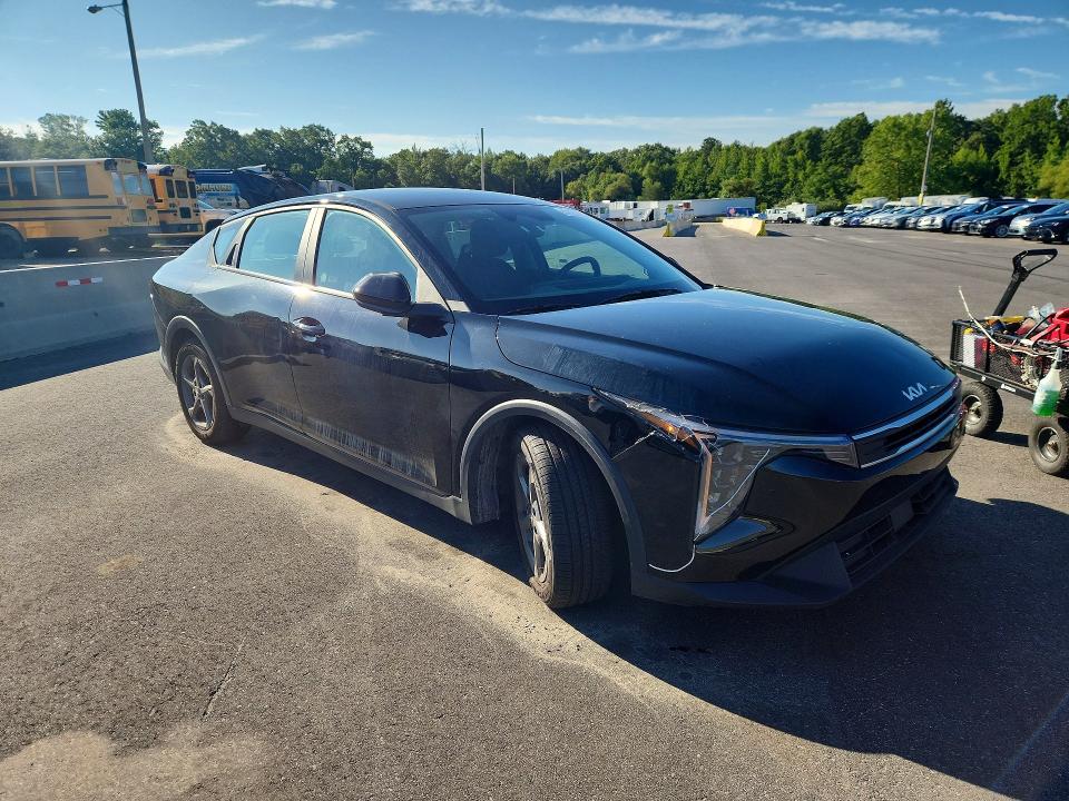 2025 Kia K4 მანქანა იყიდება აუქციონზე, vin: 3KPFT4DE2SE062749, აუქციონის ნომერი: 65624196