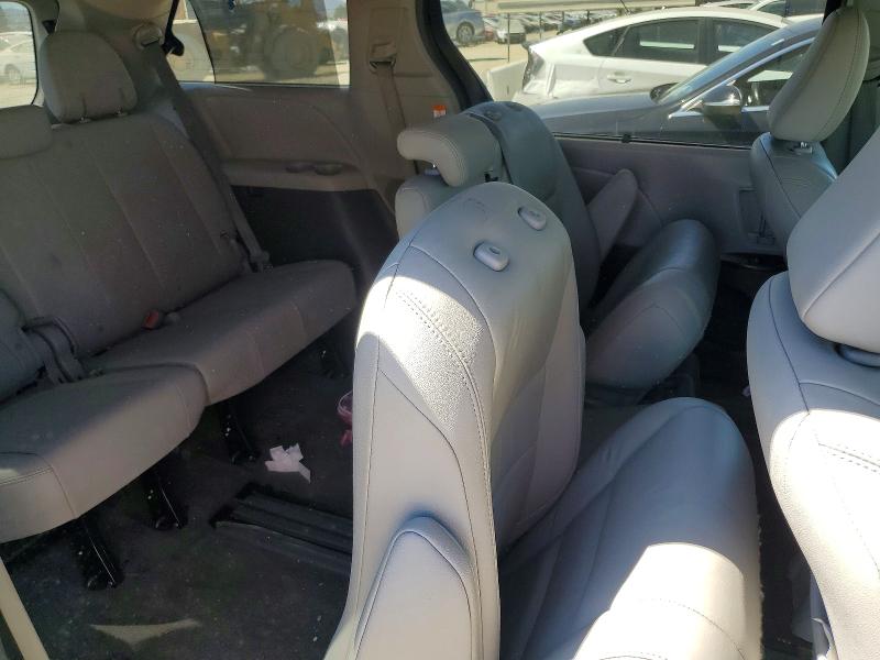 66114906 :رقم المزاد ، 5TDYZ3DC8JS928331 vin ، 2018 Toyota Sienna مزاد بيع