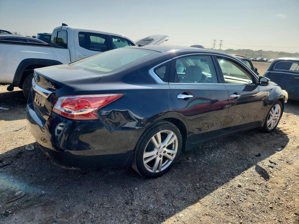 2013 Nissan Altima მანქანა იყიდება აუქციონზე, vin: 1N4BL3AP2DN576197, აუქციონის ნომერი: 65274076